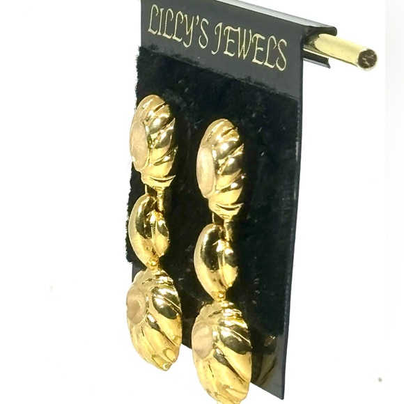 Stunning Vintage Gold & Cream Enamel Drop Post Earrings by Lilly’s Jewels - Picture 3 of 7